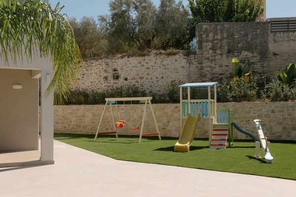 4446e165-1940-44b1-904e-a883b27e6b72