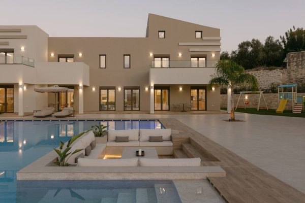 4a131640-aff9-49ae-a436-29df1d9a3f2a